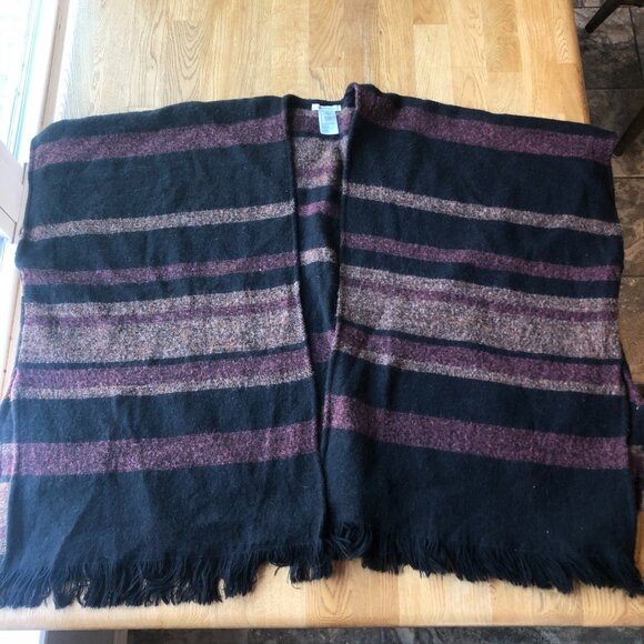 American Eagle Dark Knit Poncho Shawl Boho Western Fringe One Size - Picture 2 of 10